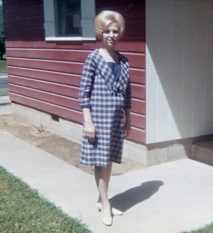 Marilyn, outdoors